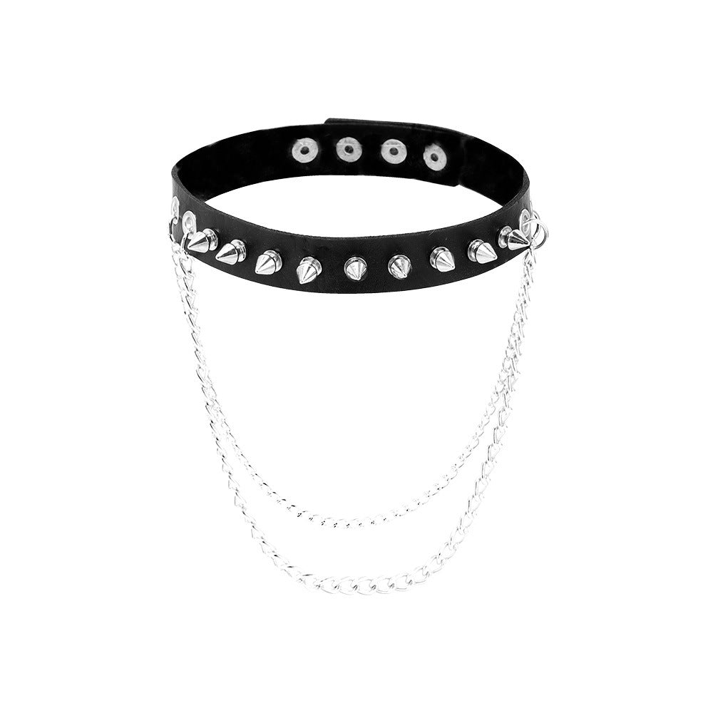 Gothic Choker Necklace Covering the Neck